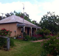 Cookes Cottage - Whitsundays Accommodation