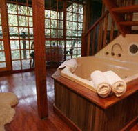 Arnica Views - Whitsundays Accommodation