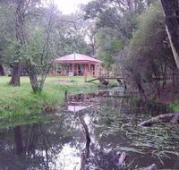 Kangaroo Gully Cottage - Whitsundays Accommodation