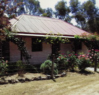 Settlers Cottage - Whitsundays Accommodation