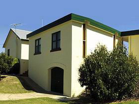 Beachport Holiday Units - Whitsundays Accommodation 0