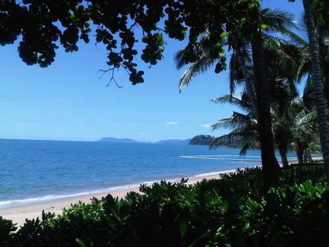 Trinity Beach Holiday Homes - Whitsundays Accommodation 1
