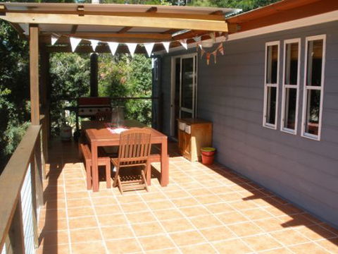 Coochiemudlo Island Family Beach House - Whitsundays Accommodation 8