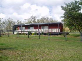 Mulgowie Country Cabins - Whitsundays Accommodation 0
