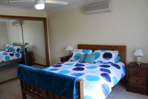 Tomakin Beach House - Whitsundays Accommodation 3