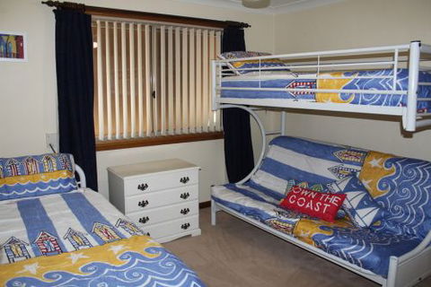 Tomakin Beach House - Whitsundays Accommodation 4