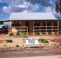 Cowell Barry Street Holiday Cottage - Whitsundays Accommodation