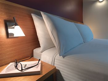 Ibis Melbourne Little Bourke Street - Whitsundays Accommodation 2