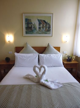 Claremont Guest House - Whitsundays Accommodation 0