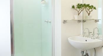 Claremont Guest House - Whitsundays Accommodation 24