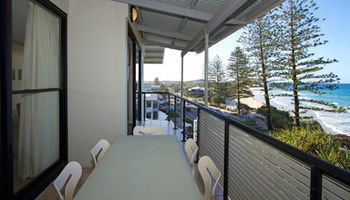 Beach Retreat Coolum - Whitsundays Accommodation 1