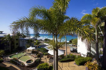 Beach Retreat Coolum - Whitsundays Accommodation 9