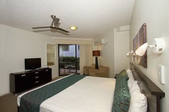 Beach Retreat Coolum - Whitsundays Accommodation 24