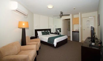 Beach Retreat Coolum - Whitsundays Accommodation 25