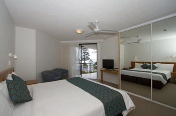 Beach Retreat Coolum - Whitsundays Accommodation 26
