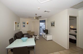 Beach Retreat Coolum - Whitsundays Accommodation 33