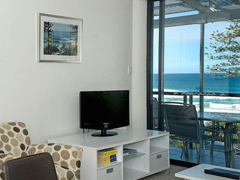 Beach Retreat Coolum - Whitsundays Accommodation 35