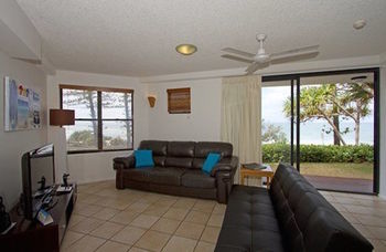 Beach Retreat Coolum - Whitsundays Accommodation 36