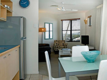 Beach Retreat Coolum - Whitsundays Accommodation 38