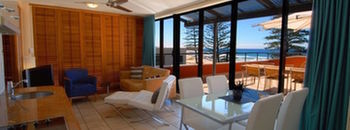 Beach Retreat Coolum - Whitsundays Accommodation 40
