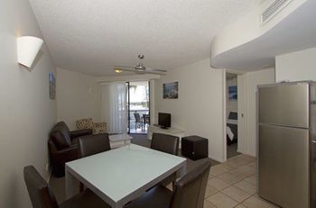 Beach Retreat Coolum - Whitsundays Accommodation 42