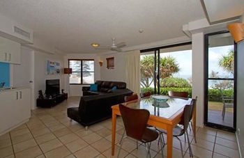 Beach Retreat Coolum - Whitsundays Accommodation 43
