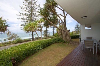 Beach Retreat Coolum - Whitsundays Accommodation 54