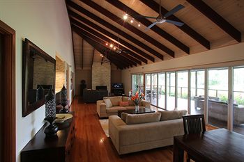 Lake Weyba Cottages Noosa - Whitsundays Accommodation 1