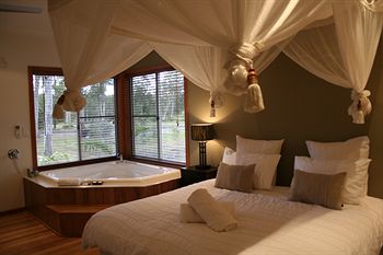 Lake Weyba Cottages Noosa - Whitsundays Accommodation 4