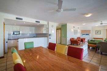 Coolum Seaside - Whitsundays Accommodation 11