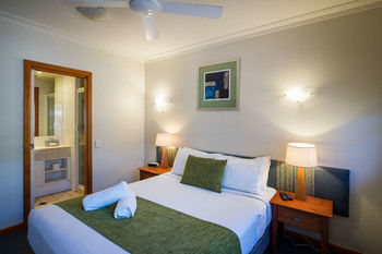 Coolum Seaside - Whitsundays Accommodation 27