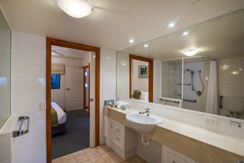 Coolum Seaside - Whitsundays Accommodation 40