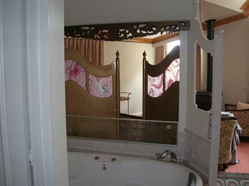 A Camelot Tower & Penthouse - Whitsundays Accommodation 19