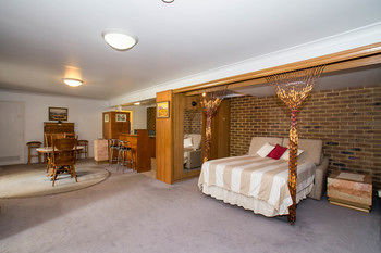 A Camelot Tower & Penthouse - Whitsundays Accommodation 38