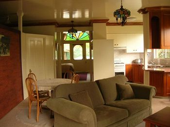 A Camelot Tower & Penthouse - Whitsundays Accommodation 3