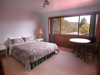 A Camelot Tower & Penthouse - Whitsundays Accommodation 4