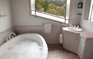 A Camelot Tower & Penthouse - Whitsundays Accommodation 5