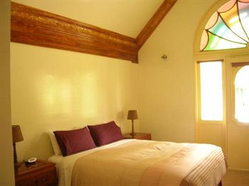A Camelot Tower & Penthouse - Whitsundays Accommodation 7