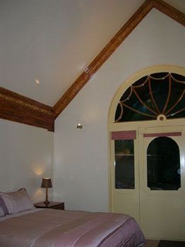 A Camelot Tower & Penthouse - Whitsundays Accommodation 8