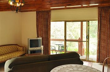 A Camelot Tower & Penthouse - Whitsundays Accommodation 10