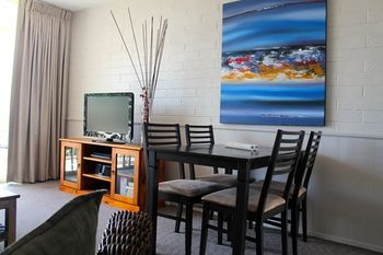 Surf Dance - Whitsundays Accommodation 5