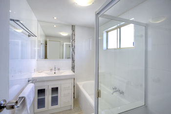 Surf Dance - Whitsundays Accommodation 18