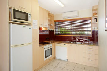 Surf Dance - Whitsundays Accommodation 36