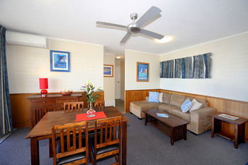 Surf Dance - Whitsundays Accommodation 38