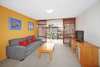 Surf Dance - Whitsundays Accommodation 41