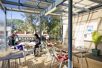 Cambridge Lodge - Hostel/Backpacker - Whitsundays Accommodation 0