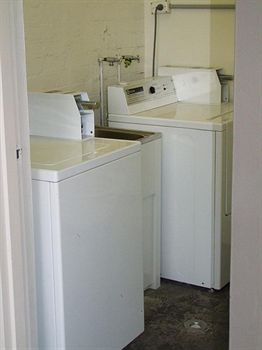 Cambridge Lodge - Hostel/Backpacker - Whitsundays Accommodation 2