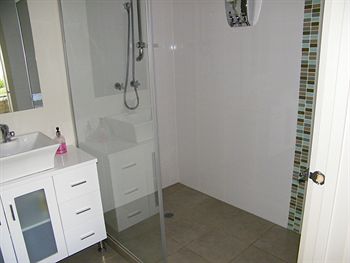 De'Vine Escape - Whitsundays Accommodation 0
