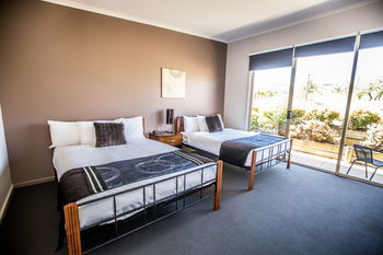 De'Vine Escape - Whitsundays Accommodation 17