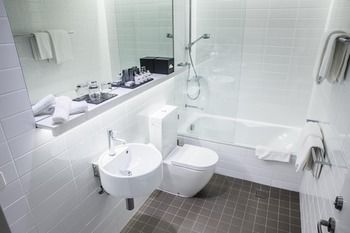 ADGE Boutique Apartment Hotel - Whitsundays Accommodation 13